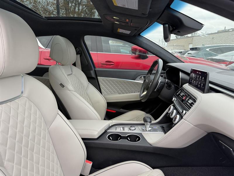 genesis G70 2022 - 25