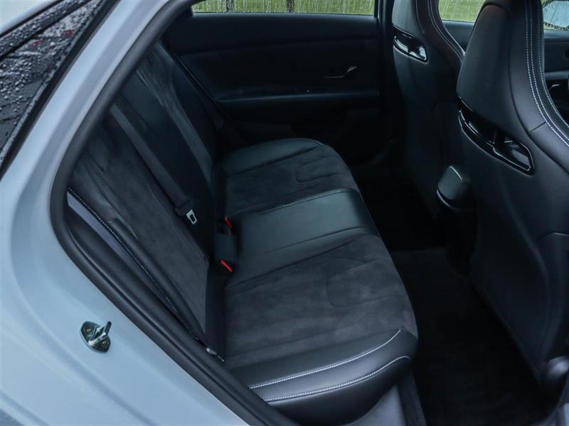 hyundai Elantra 2022 - 17