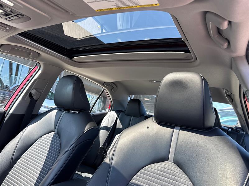 toyota Camry Hybrid 2021 - 16