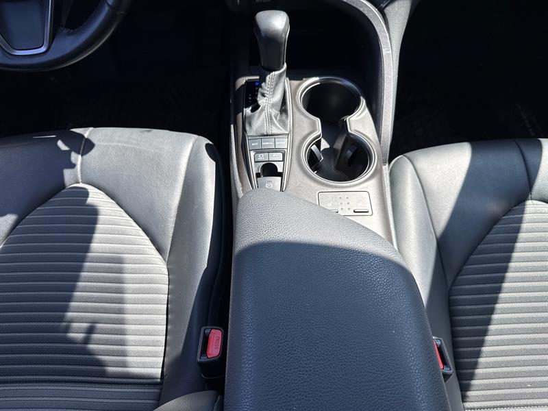 toyota Camry Hybrid 2021 - 17