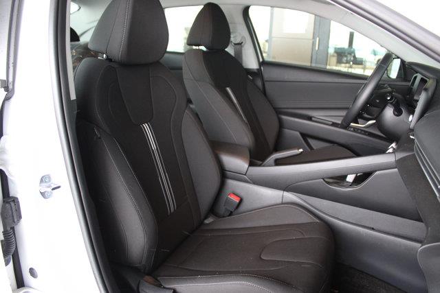 hyundai Elantra 2024 - 8