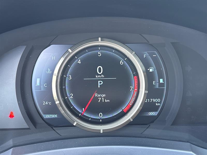 lexus IS 300 2016 - 13