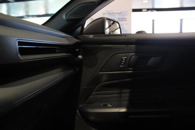 ford Mustang 2025 - 26