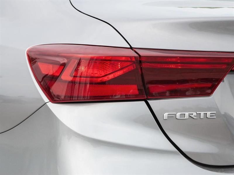 kia Forte 2022 - 12