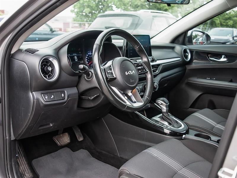 kia Forte 2022 - 13
