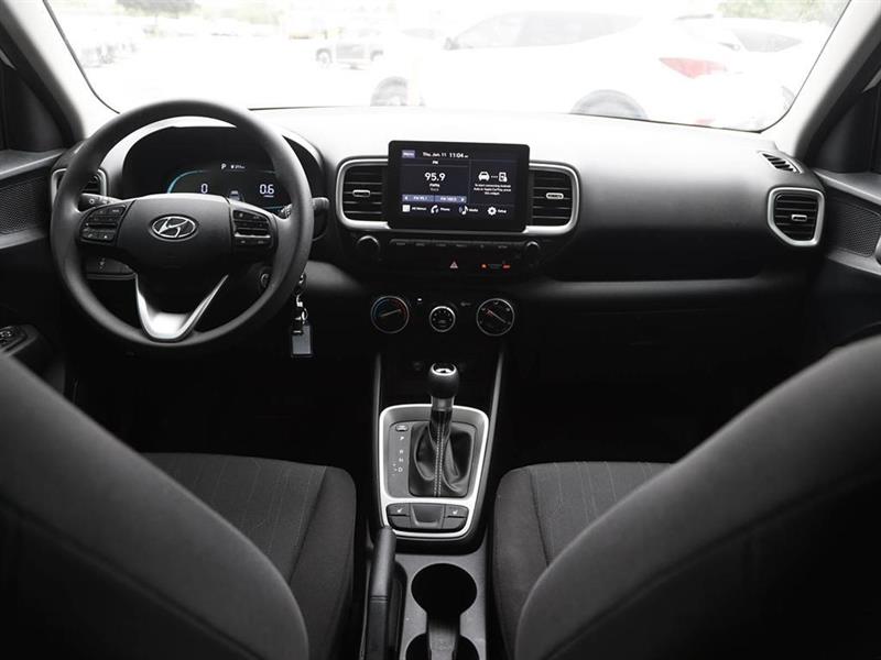 hyundai Venue 2023 - 25