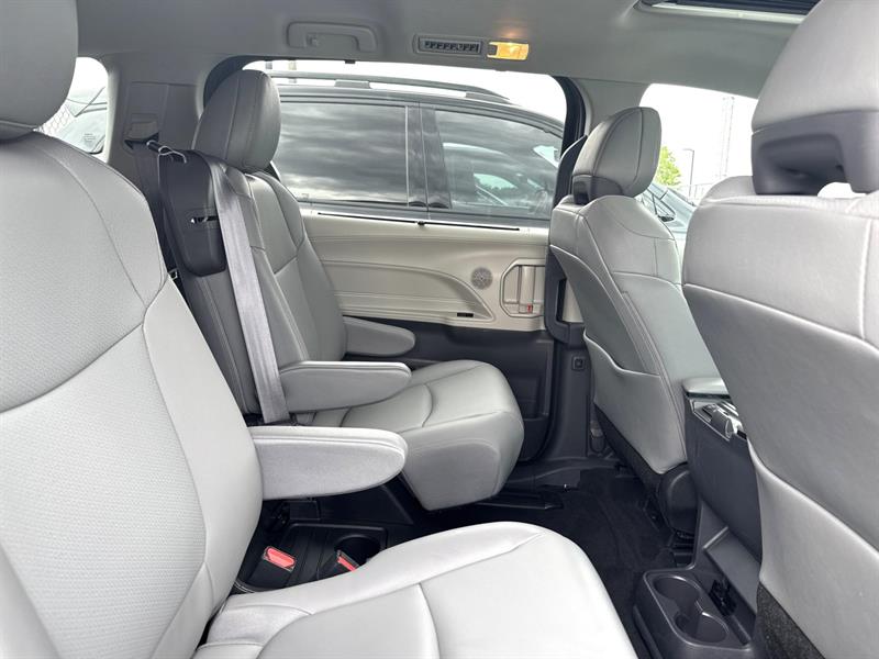 toyota Sienna 2022 - 27