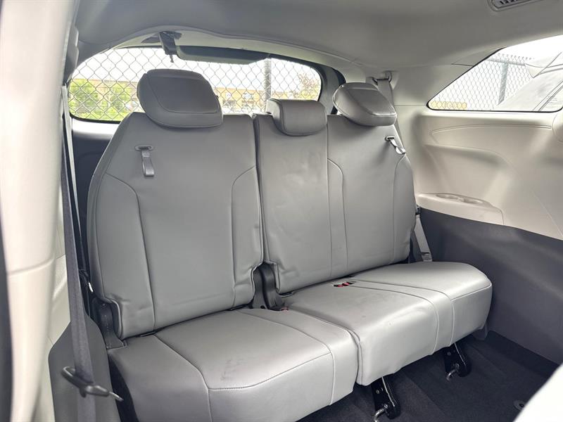 toyota Sienna 2022 - 29