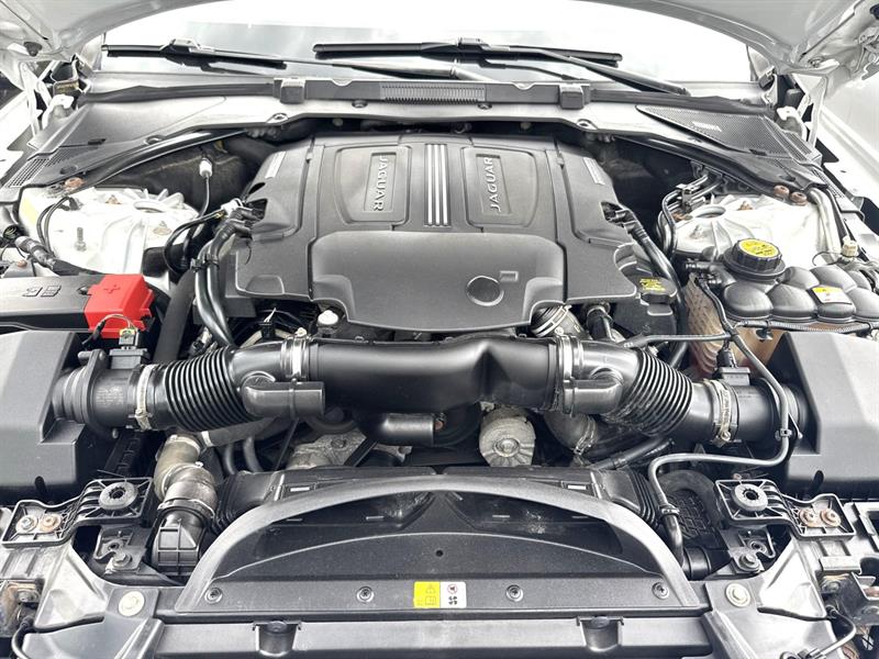 jaguar XF 2017 - 12