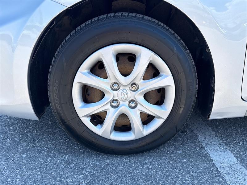 hyundai Accent 2012 - 9