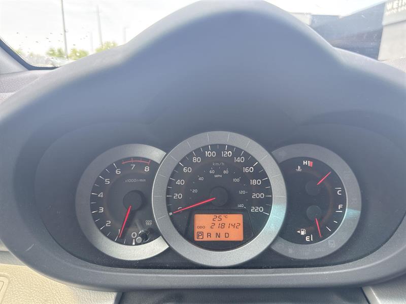toyota RAV4 2010 - 10
