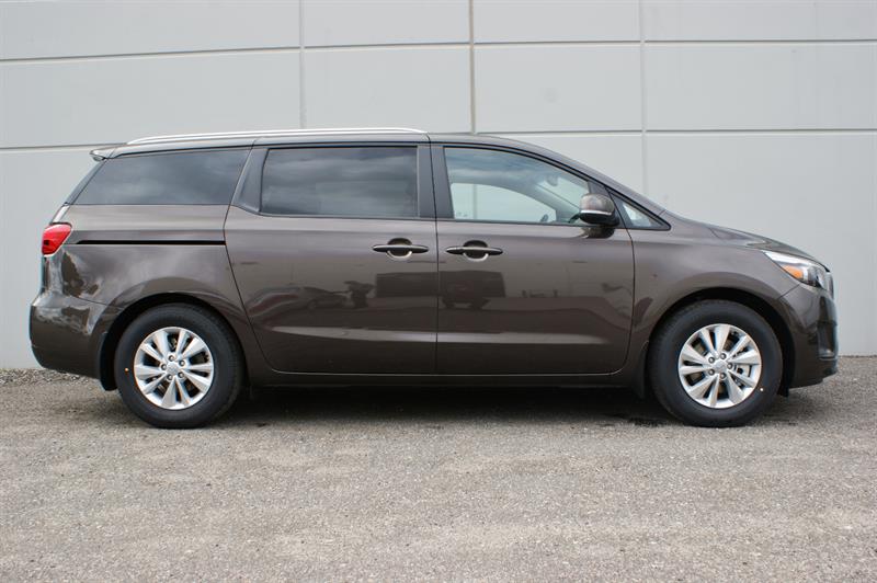 kia Sedona LX 2018 - 26