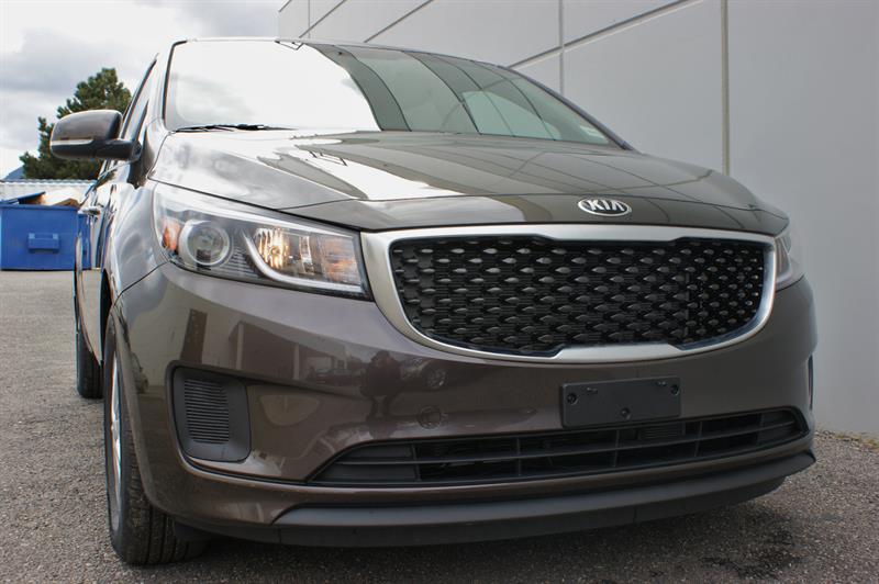 kia Sedona LX 2018 - 21