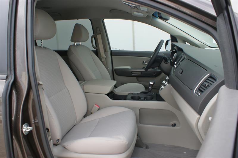 kia Sedona LX 2018 - 6