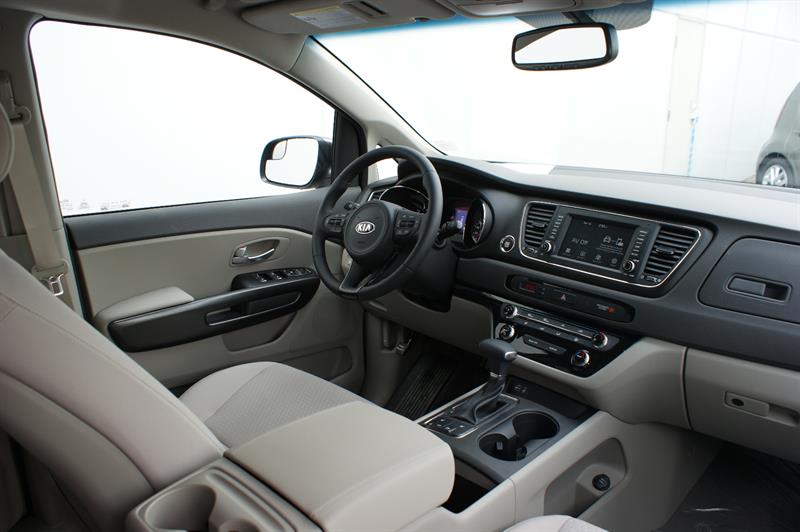 kia Sedona LX 2018 - 7