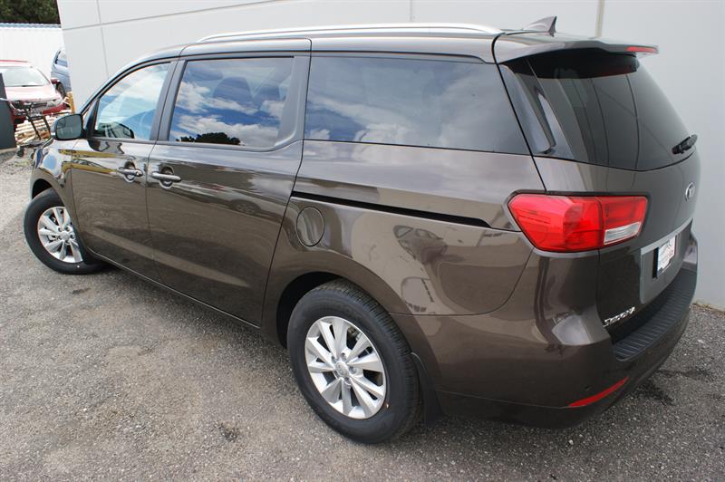 kia Sedona LX 2018 - 29