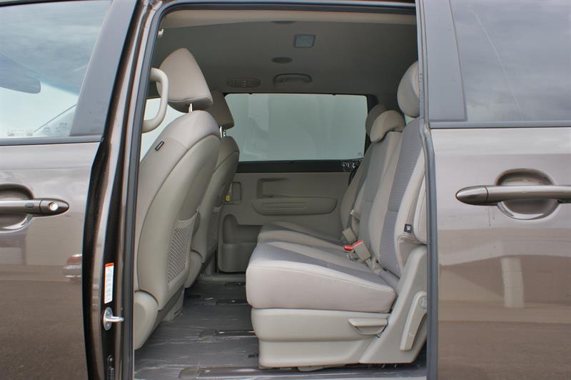 kia Sedona LX 2018 - 14