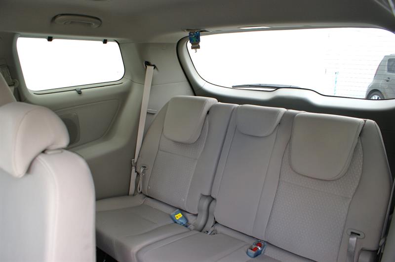 kia Sedona LX 2018 - 16