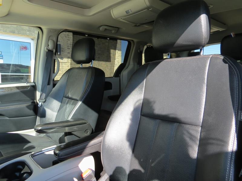2015 Chrysler Town Amp Country Limited Htd Leather Nav