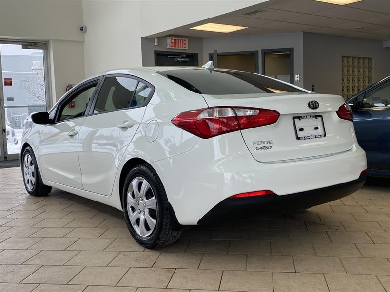 Véhicule Kia Forte 2015 Usagé à vendre à PointeauxTrembles, Québec