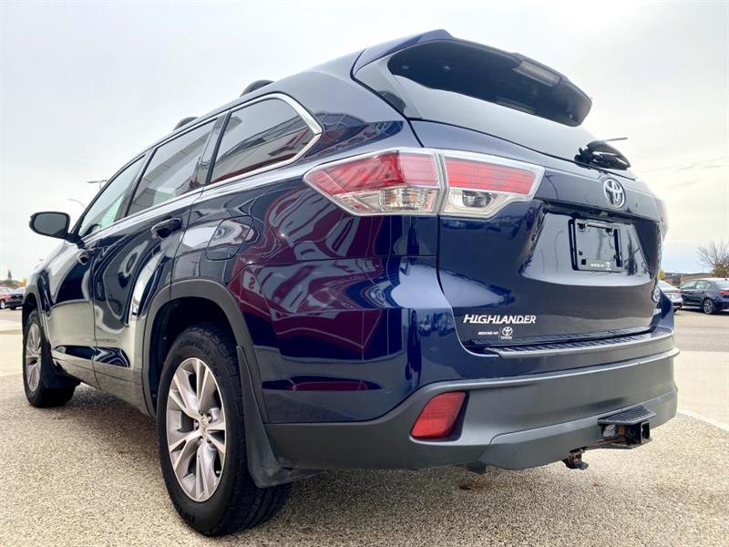 Used Toyota Highlander 2015 for sale in Medicine Hat, Alberta ...