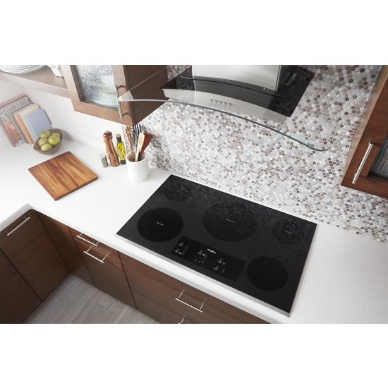 Model: WOSA2EC0HZ | Whirlpool 5.0 cu. ft. Smart Single Wall Oven with True Convection Cooking