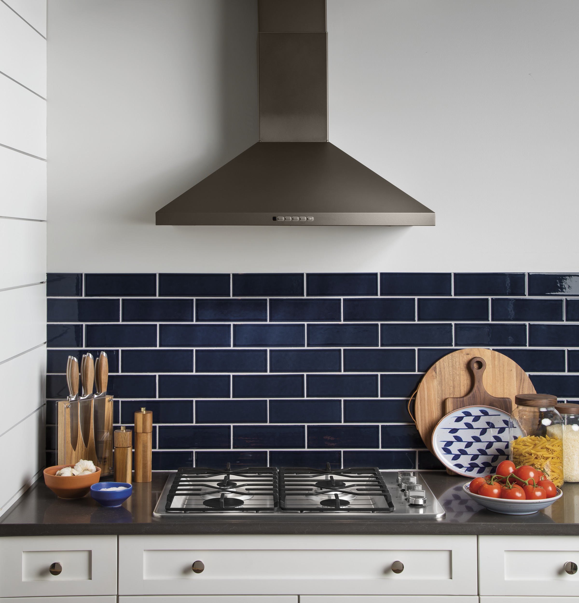 GE JVW5301EJES GE® 30" WallMount Pyramid Chimney HoodJVW5301EJES