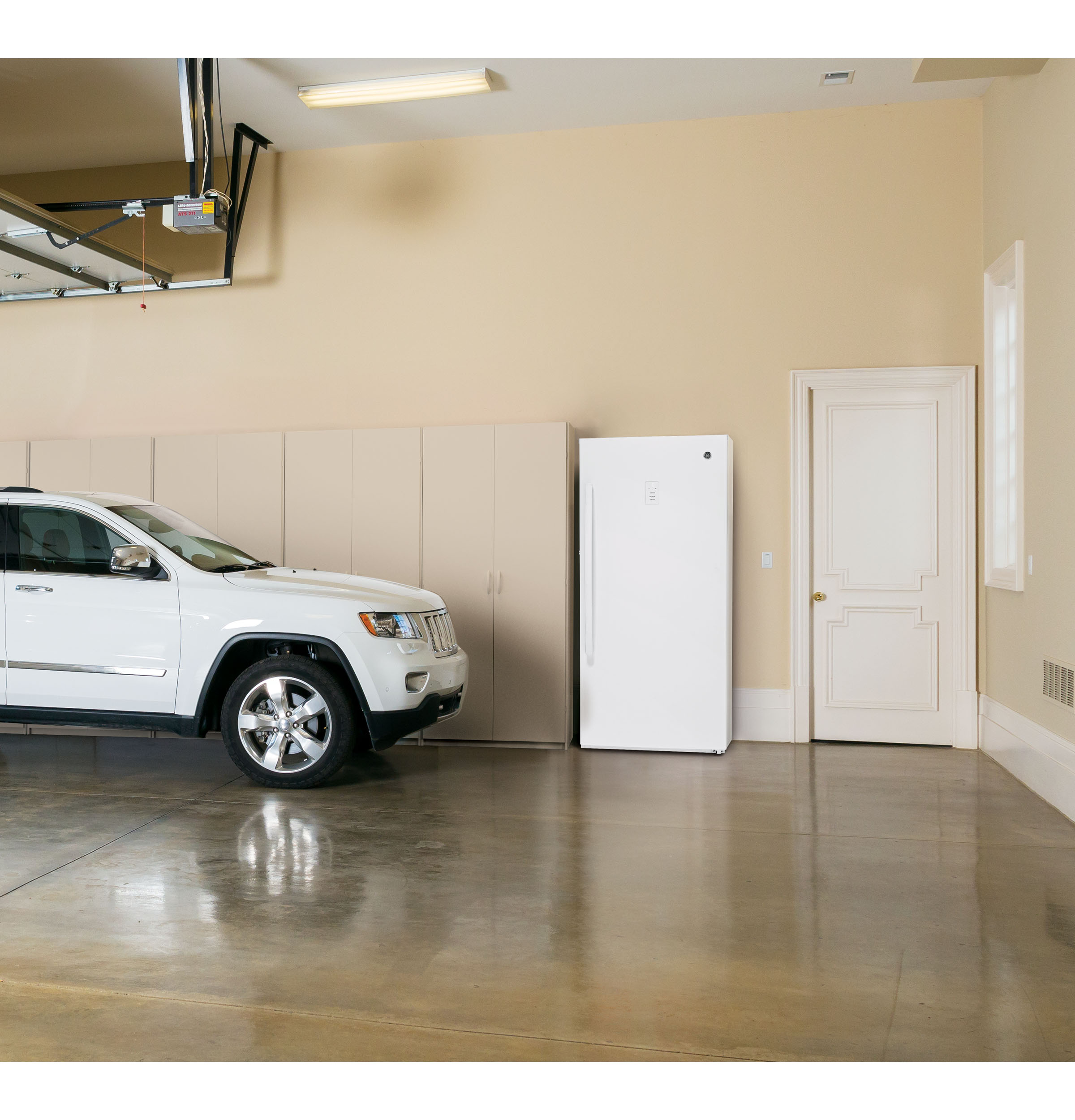 GE FUF14SMRWW GE® 14.1 Cu. Ft. FrostFree Garage Ready Upright
