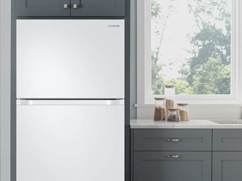 Model: RT21M6215WW | Samsung 21 cu. ft. Capacity Top Freezer Refrigerator with FlexZone™ and Automatic Ice Maker
