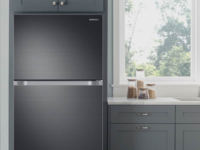 Model: RT21M6215SG | Samsung 21 cu. ft. Capacity Top Freezer Refrigerator with FlexZone™ and Automatic Ice Maker