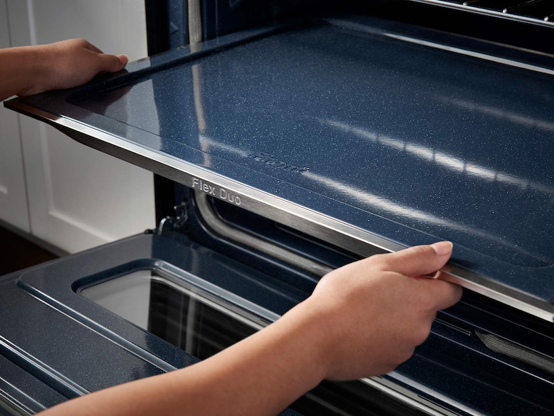 Model: NE58K9850WS | Samsung 5.8 cu. ft. Slide-In Electric Flex Duo™ Range with Dual Door 