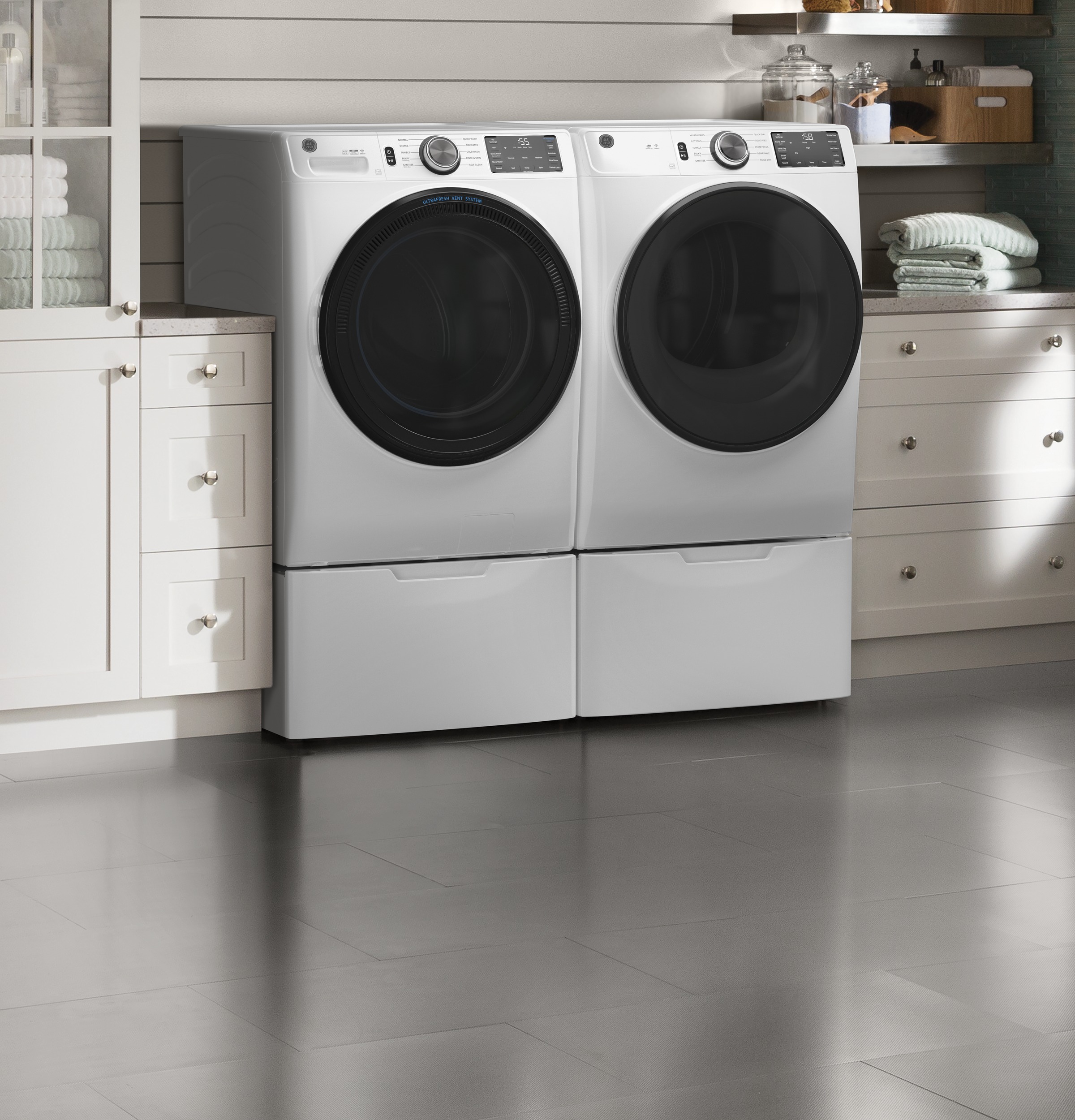 Model: GFD55ESSNWWSD | GE GE® 7.8 cu. ft. Capacity Smart Front Load Electric Dryer with Sanitize Cycle