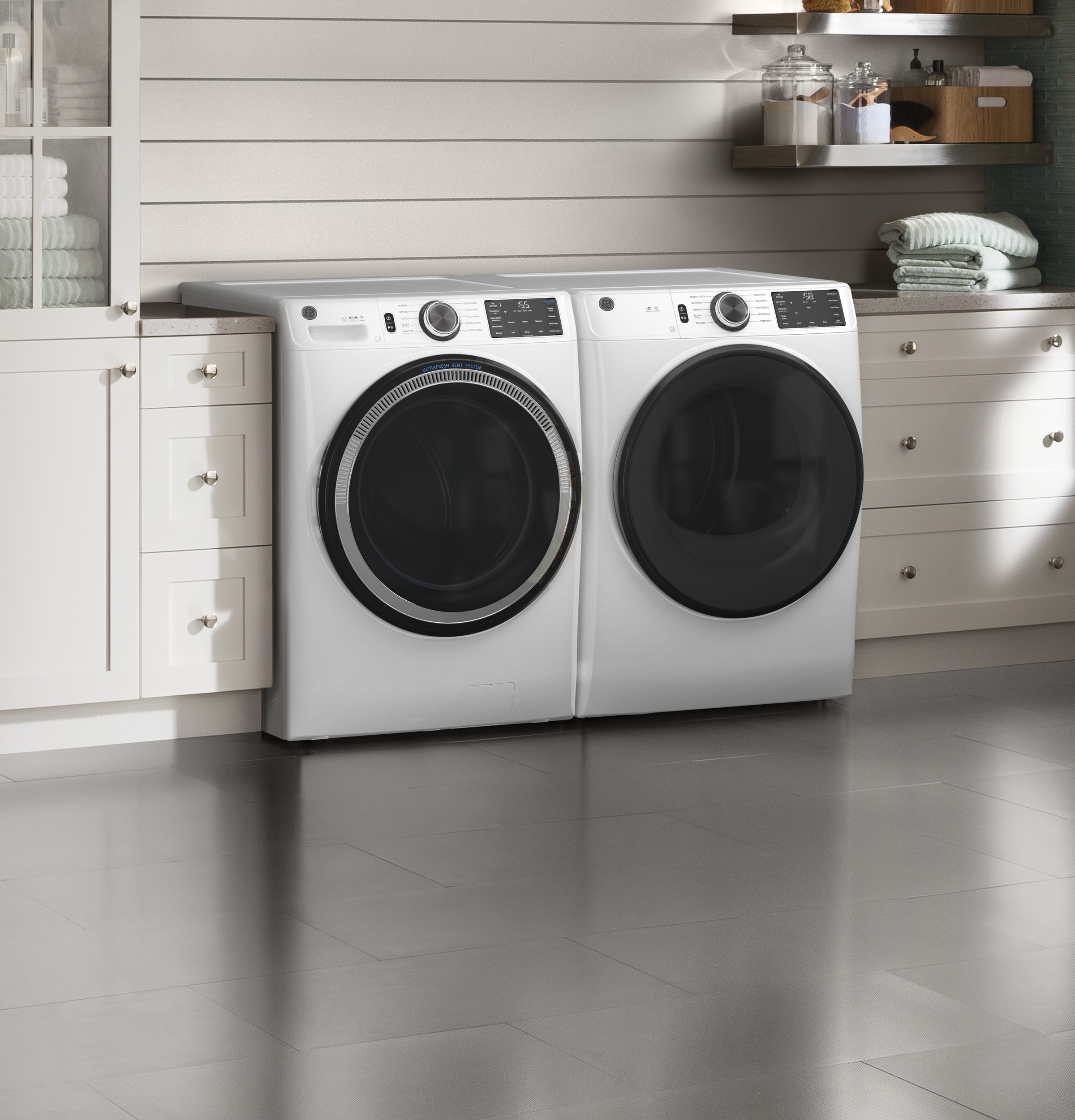 Model: GFD55ESSNWWSD | GE GE® 7.8 cu. ft. Capacity Smart Front Load Electric Dryer with Sanitize Cycle