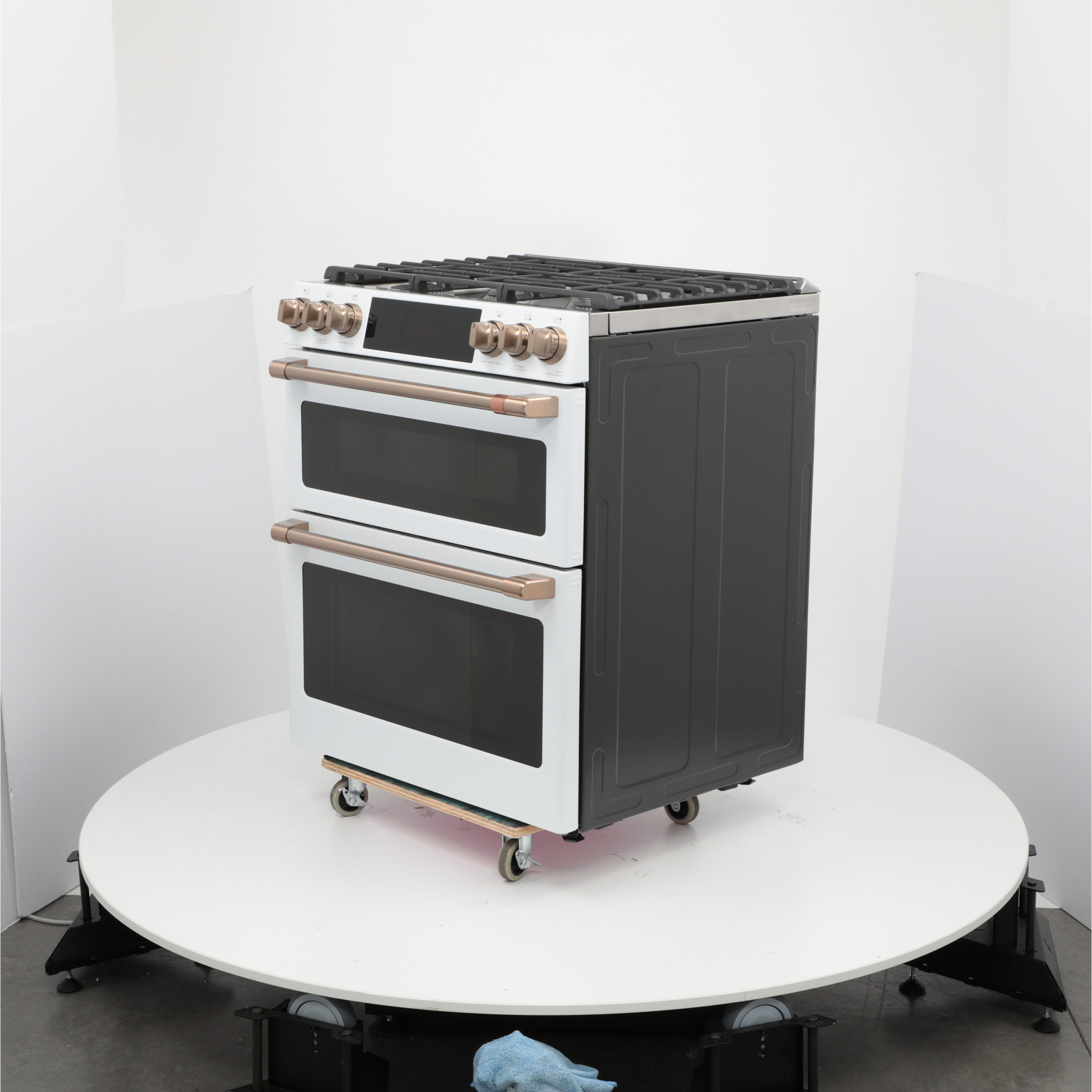 Cafe CGS750P4MW2 Café™ 30" Smart SlideIn, FrontControl, Gas