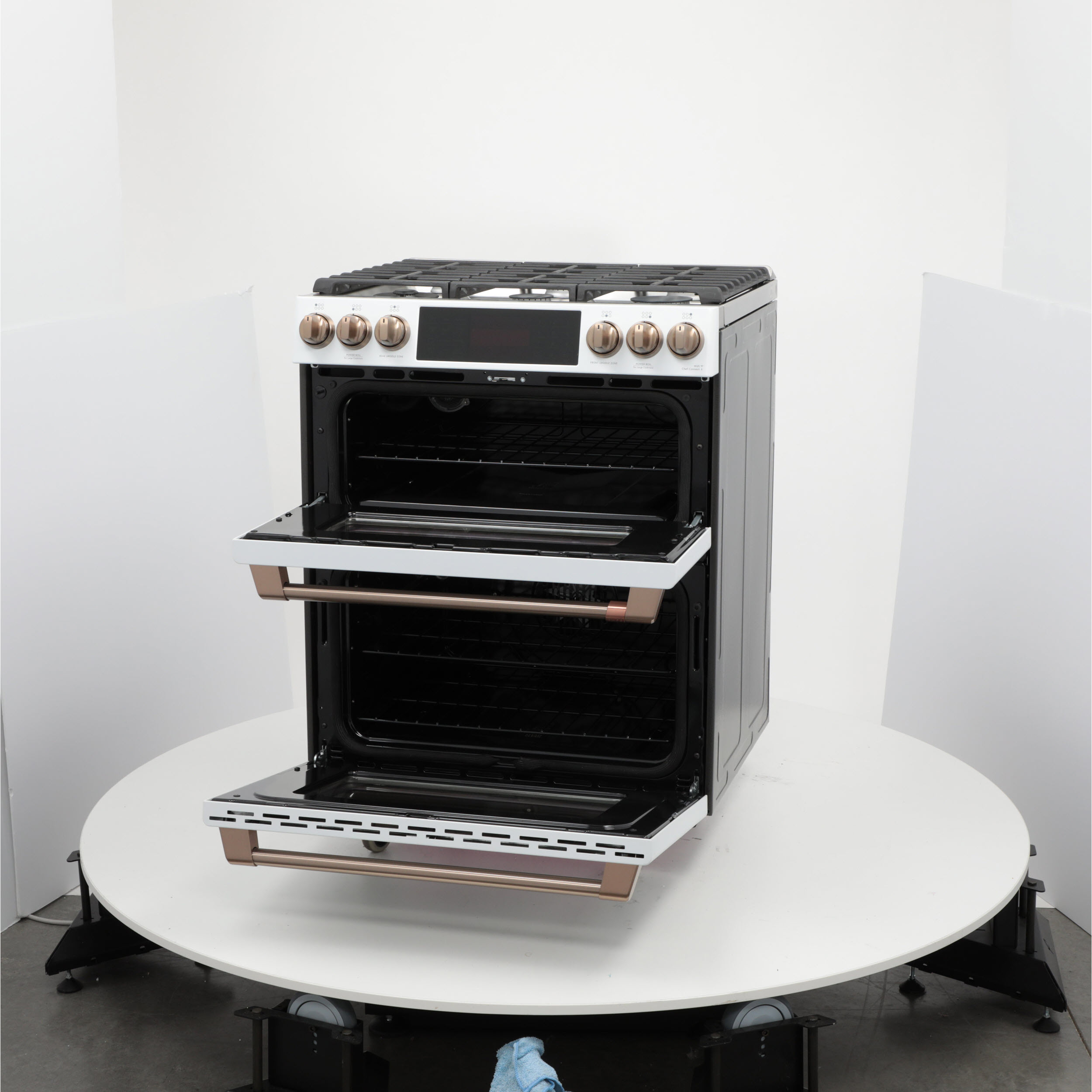 Cafe CGS750P4MW2 Café™ 30" Smart SlideIn, FrontControl, Gas