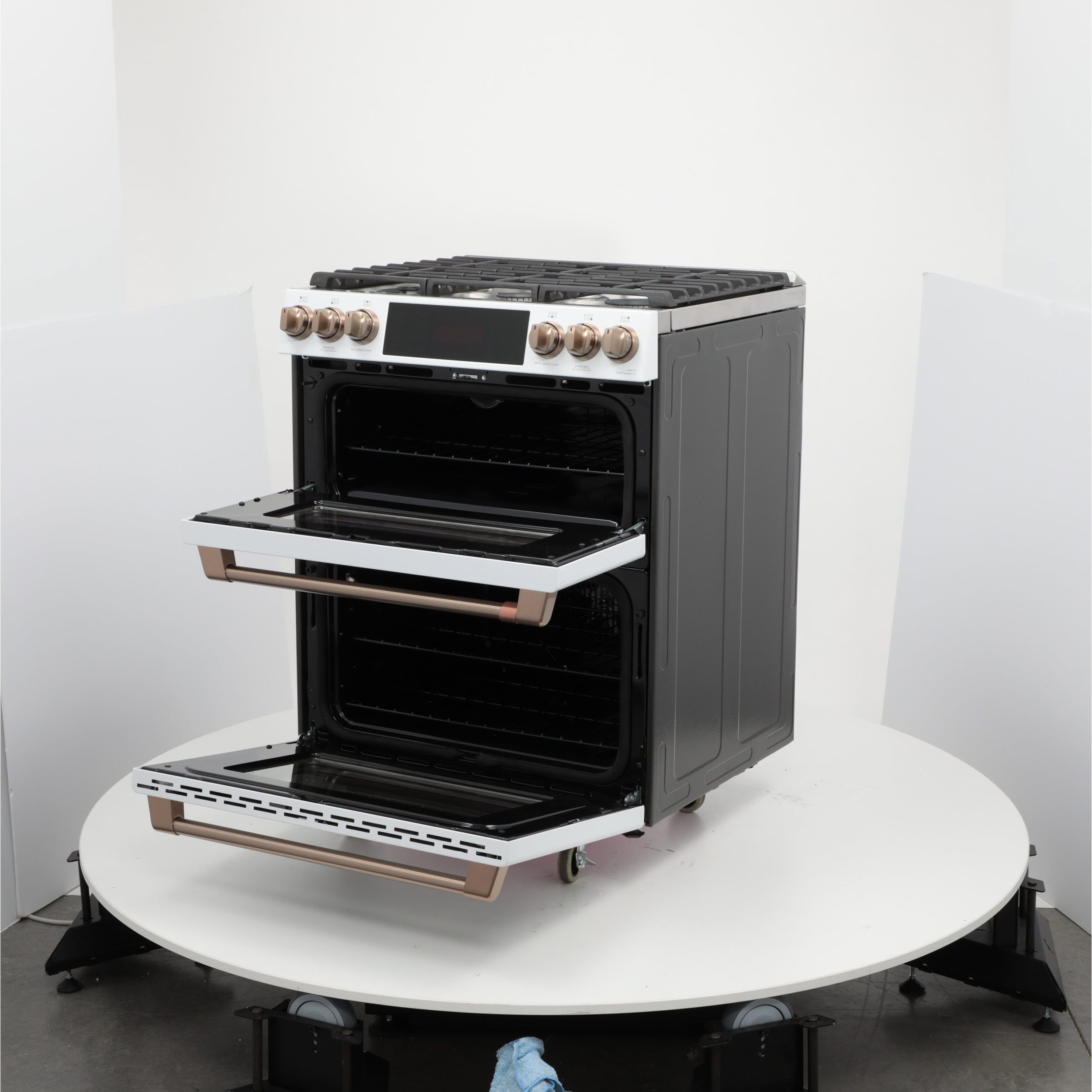 Cafe CGS750P4MW2 Café™ 30" Smart SlideIn, FrontControl, Gas