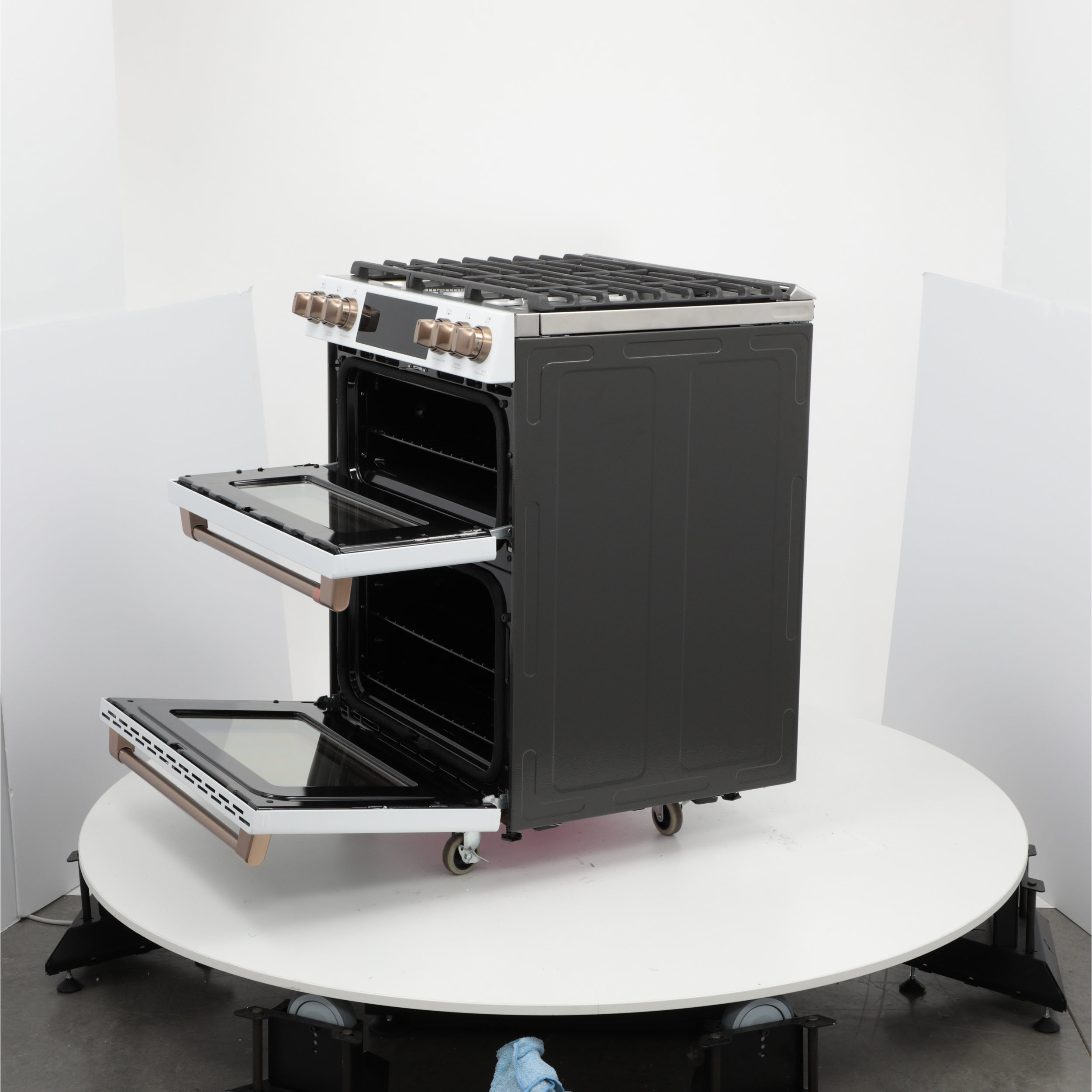 Cafe CGS750P4MW2 Café™ 30" Smart SlideIn, FrontControl, Gas