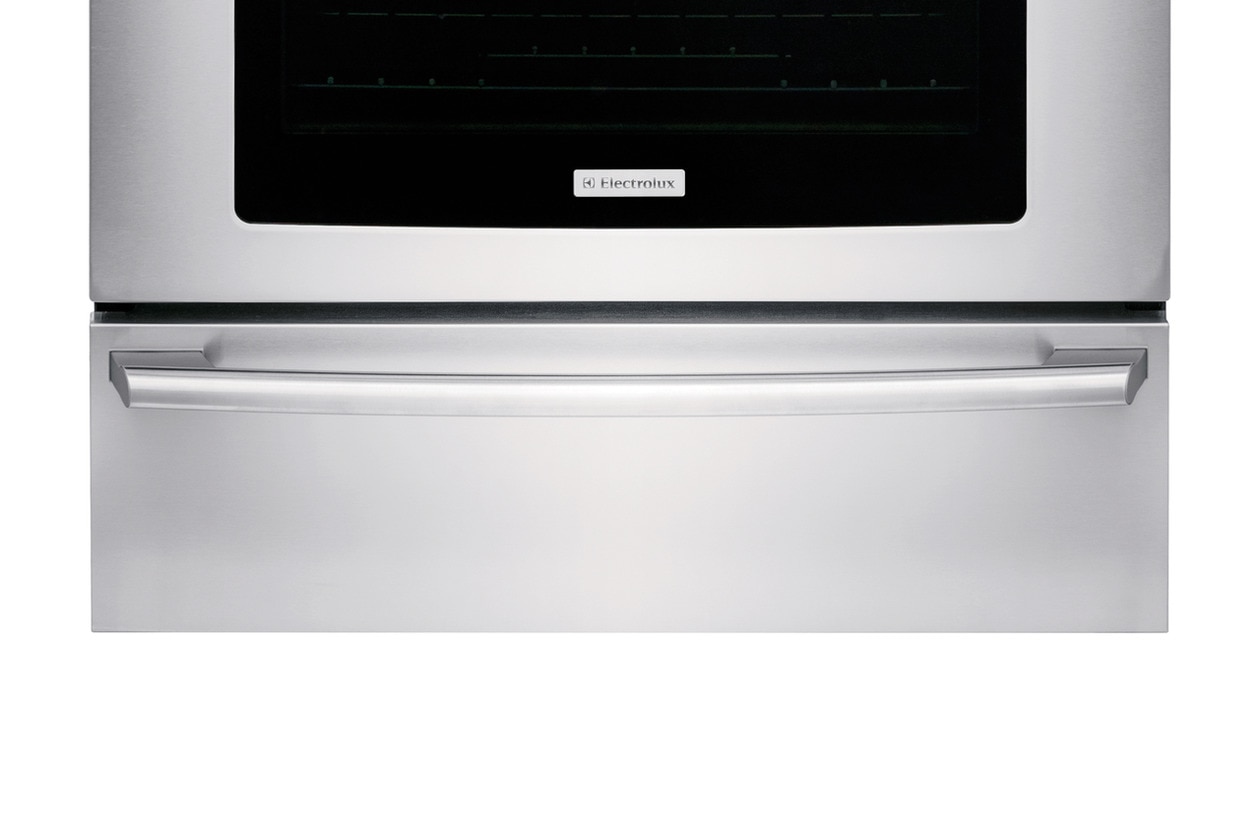 Model: EI30GF45QS | Electrolux 30" Gas Front Control Freestanding Range