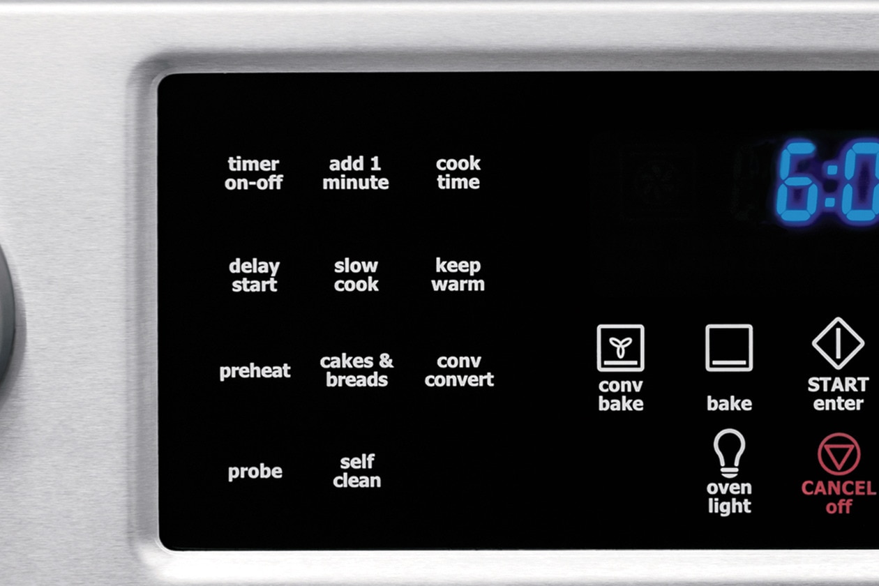 Model: EI30GF45QS | Electrolux 30" Gas Front Control Freestanding Range