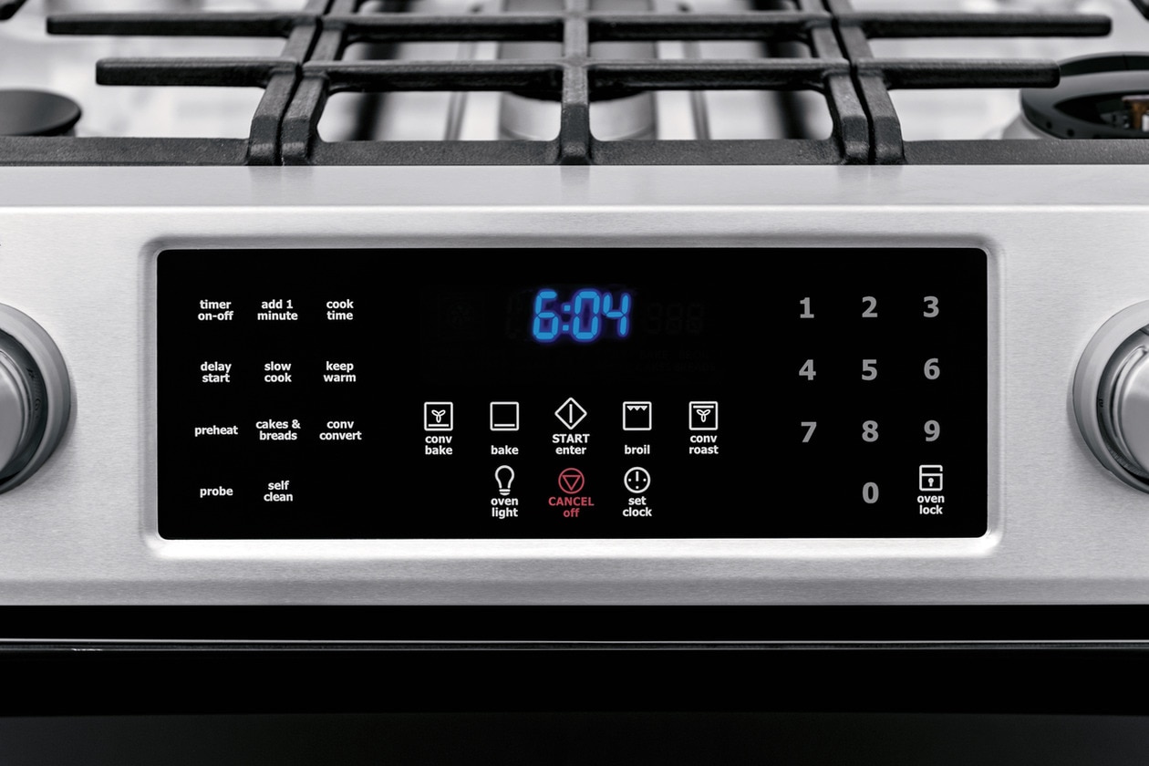Model: EI30GF45QS | Electrolux 30" Gas Front Control Freestanding Range