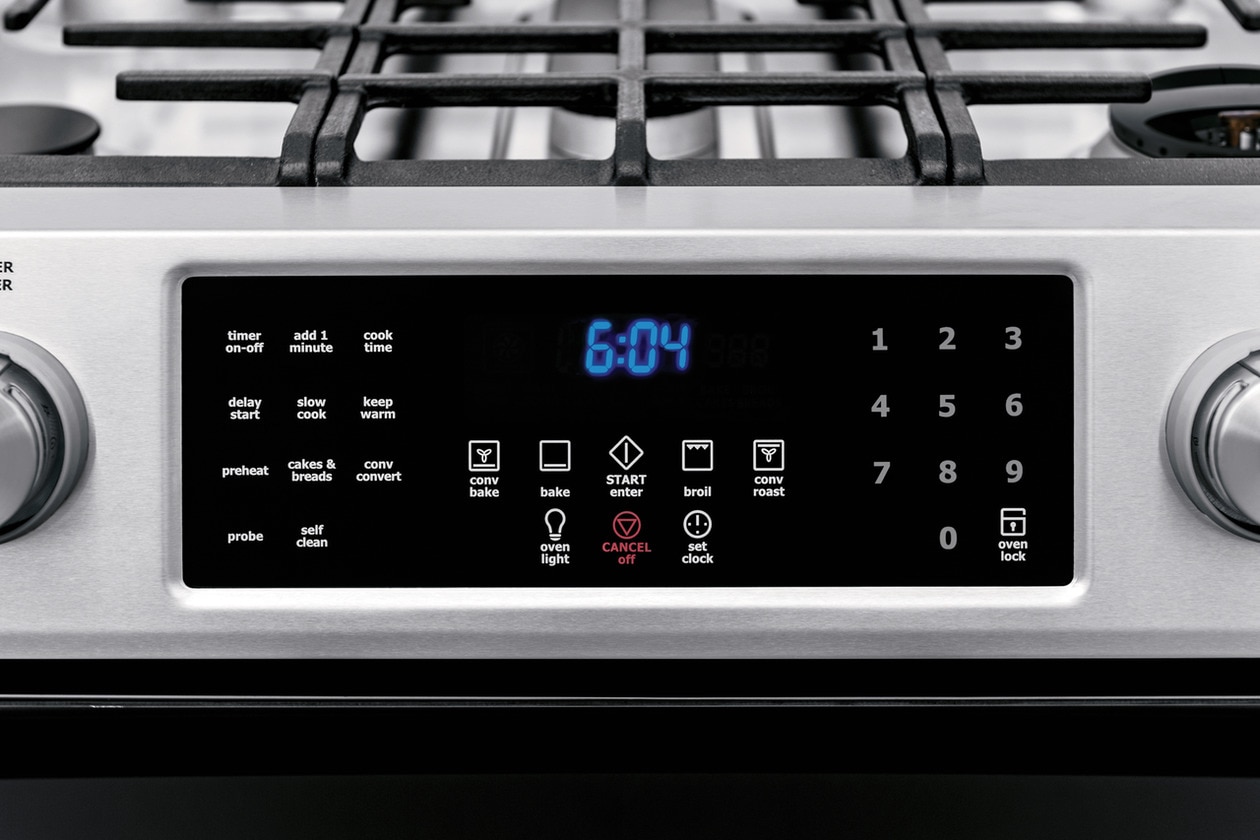 Model: EI30GF45QS | Electrolux 30" Gas Front Control Freestanding Range