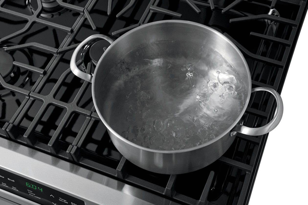 Model: FFGH3054US - SD | Frigidaire 30" Front Control Freestanding Gas Range (SCRATCH AND DENT) 