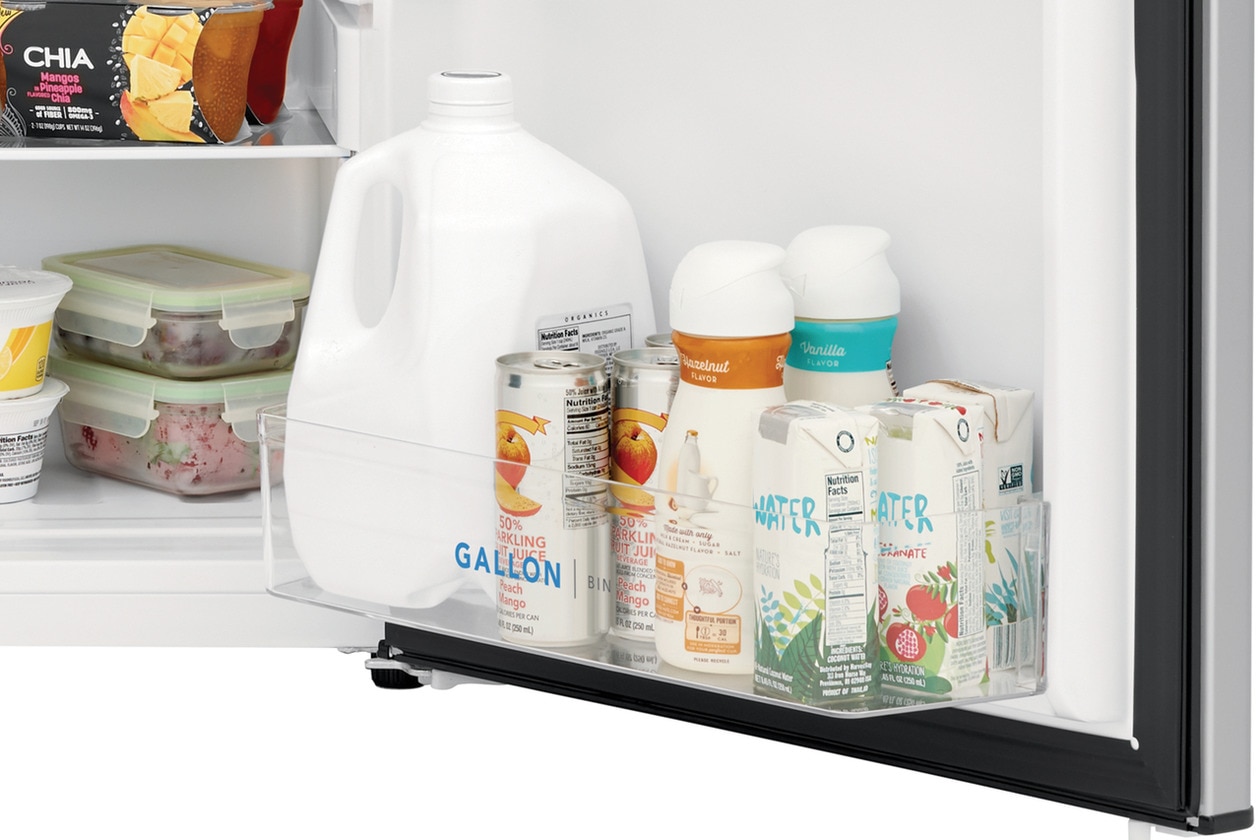 Frigidaire FFPE4533UM 4.5 Cu. Ft. Compact Refrigerator FFPE4533UM