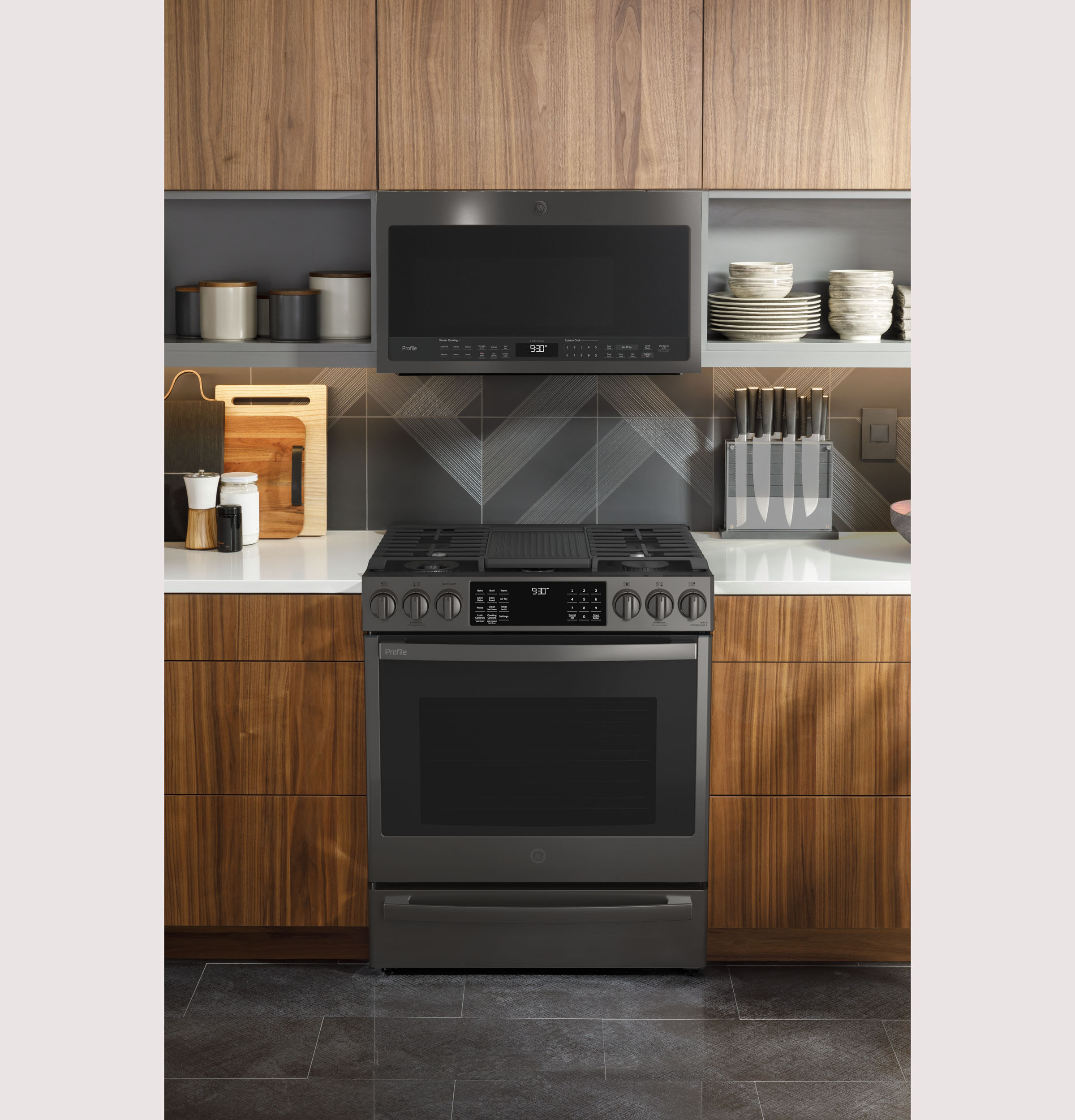 Model: PGS930BPTS | GE Profile GE Profile™ 30" Smart Slide-In Front-Control Gas Range with No Preheat Air Fry