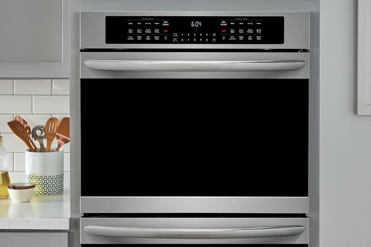 Model: WOAIRFRYTRAY | Frigidaire ReadyCook™ 30" Wall Oven Air Fry Tray