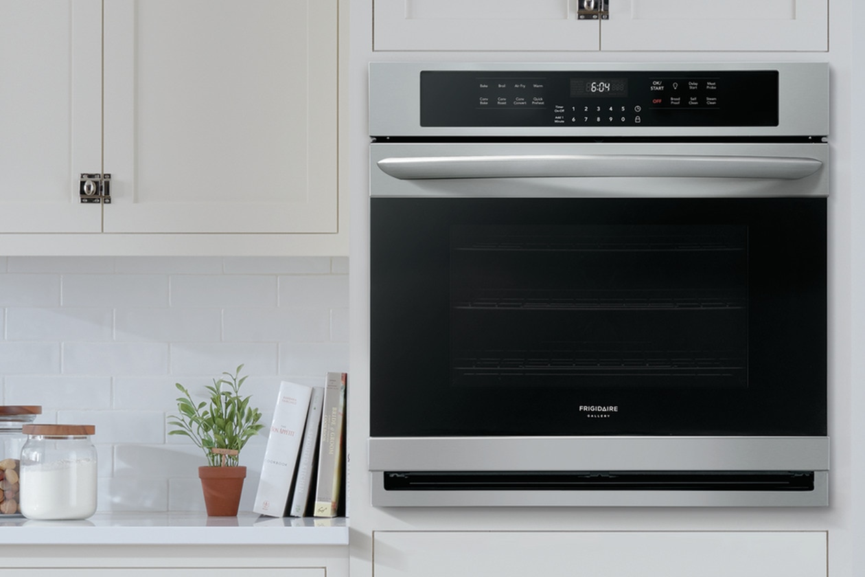 Model: WOAIRFRYTRAY | Frigidaire ReadyCook™ 30" Wall Oven Air Fry Tray