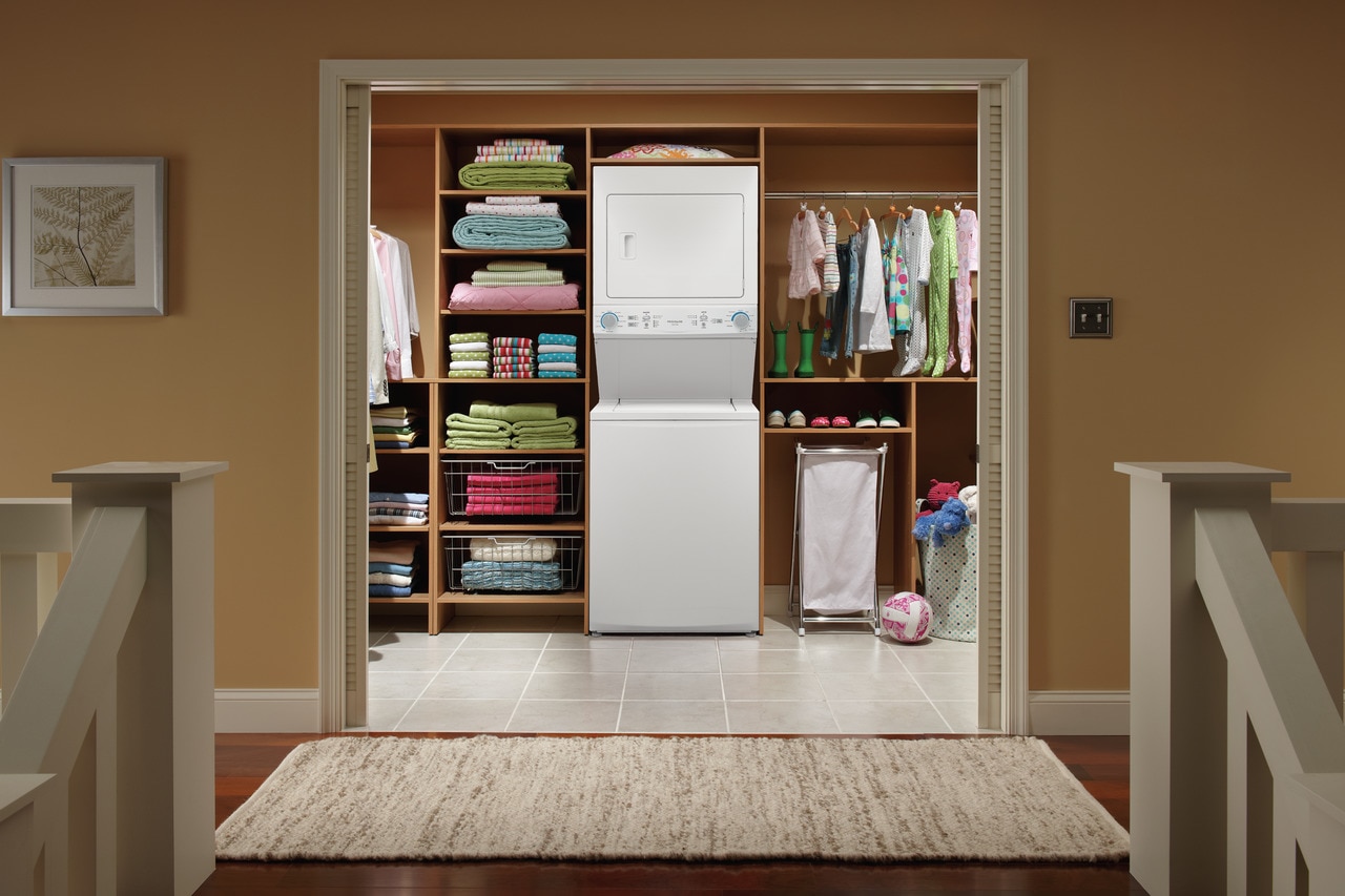 Model: FLCG7522AW | Frigidaire Gas Washer/Dryer Laundry Center - 3.9 Cu. Ft Washer and 5.5 Cu. Ft. Dryer