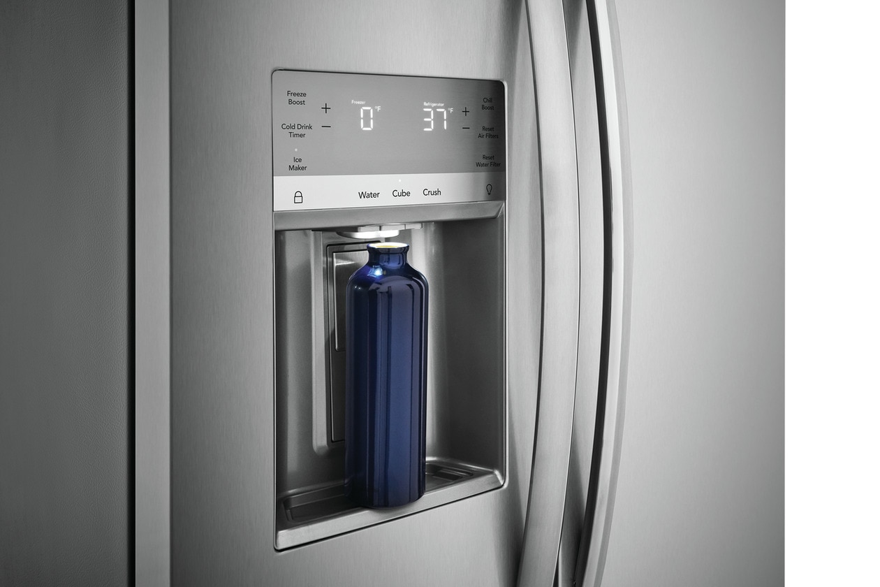 Model: GRSS2352AF | Frigidaire Gallery 22 Cu. Ft. 33" Standard Depth Side by Side Refrigerator