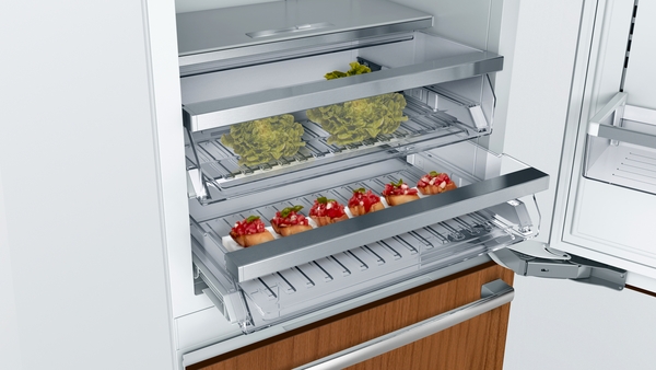Model: B30IB905SP | Bosch Benchmark®, Built-in Bottom Freezer Refrigerator, 30'', Flat Hinge