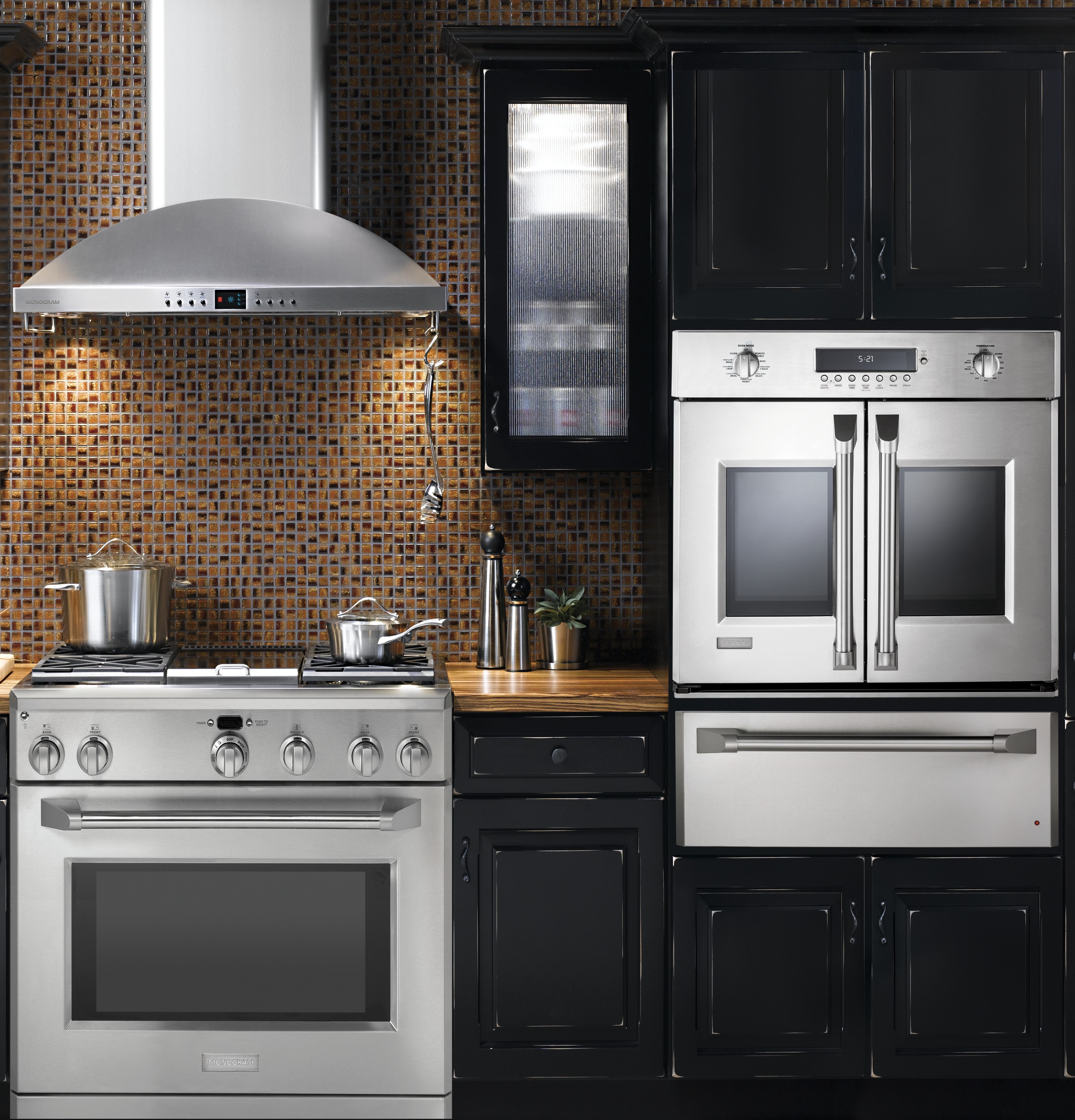 Model: ZET1FHSS | Monogram Monogram 30" Professional French-Door Electronic Convection Single Wall Oven